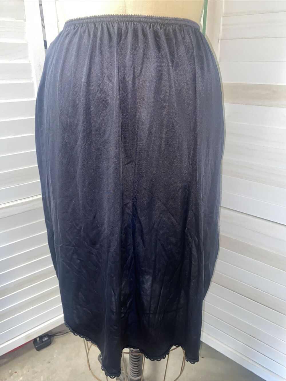 VTG MONTGOMERY WARD Thin Silky NYLON Lace SCALLOP Trim Half Slip Black 8860 XL